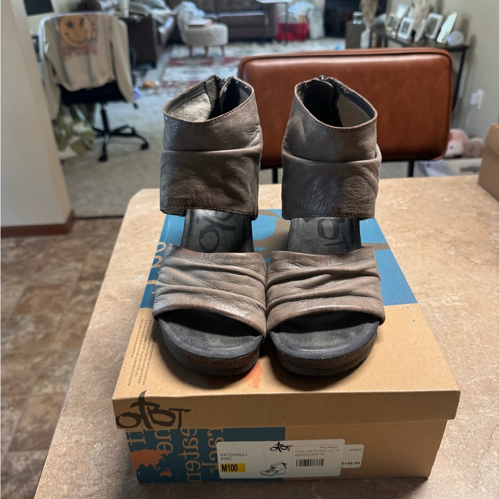 Off The Beaten Track (OTBT) sandals
